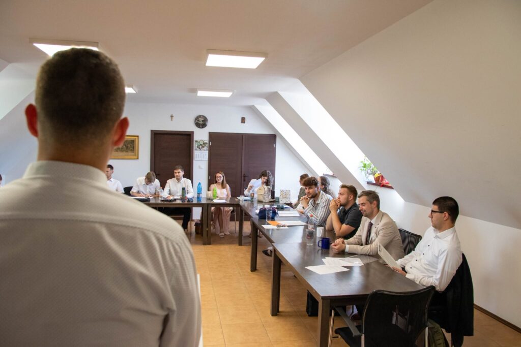 Ünnepi beszédekkel vizsgáztak az Esterházy Akadémia hallgatói